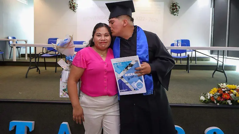 GRADUACION ALEXIS 4